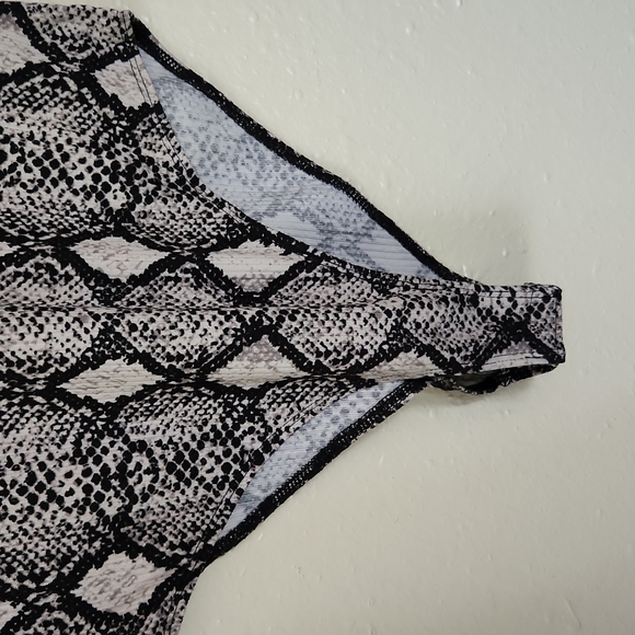 Bodysuit - Picture 4 of 7